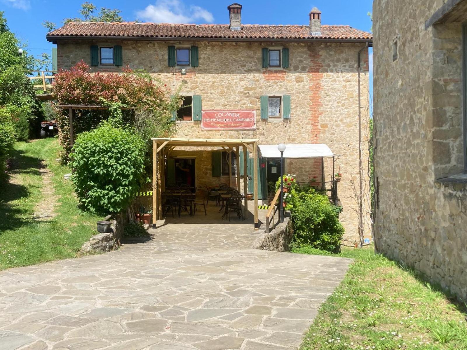 Hotel Locanda Dei Fienili Del Campiaro Grizzana Exterior foto